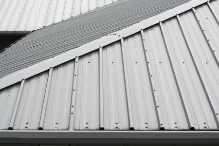 Pros and cons of a metal roof