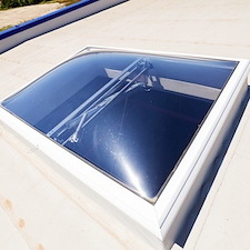 Skylight Leaks: Flashing vs. Seal Failure—How to Tell the Difference Thumbnail